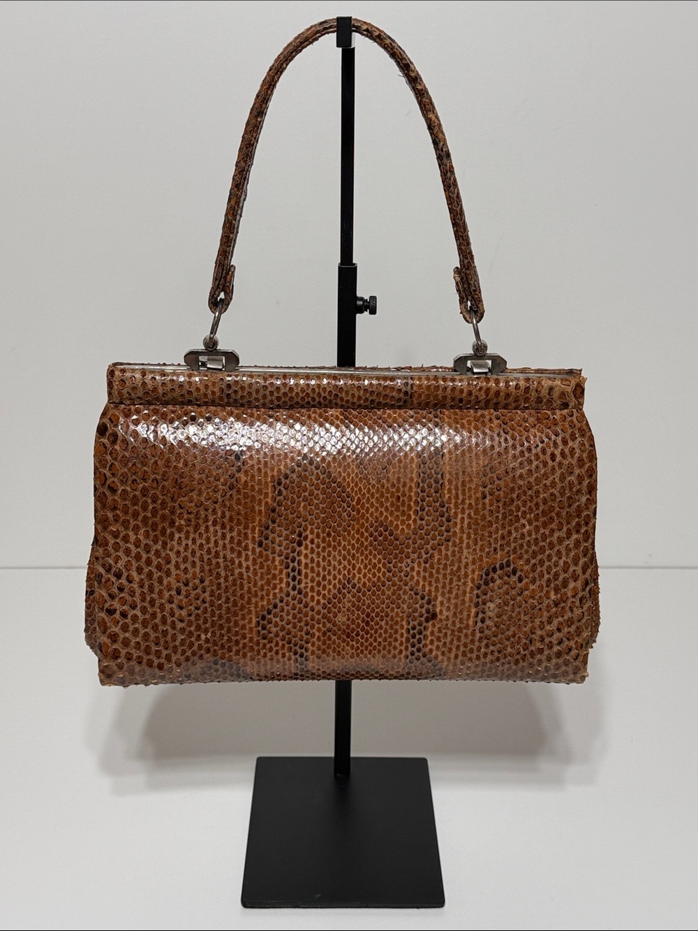 Vintage Brown Snakeskin 1940’s Handbag with Single Handle - Picture 3 of 17